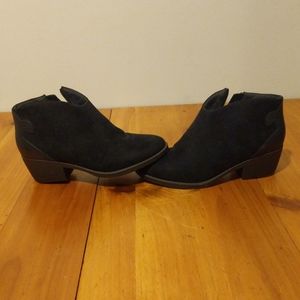 Melrose Ave Los Angeles 100% vegan booties